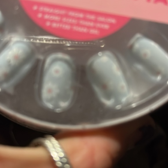 New in box extra short length baby blue white daisies presson nails instant Mani - Picture 4 of 6
